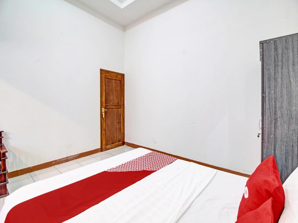 Capital O 91690 Moza Guest House Klaten Zewnętrze zdjęcie